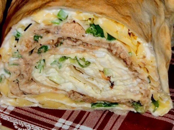 Закусочные рулеты из ЛАВАША.1. Рулеты из лаваша с курицей и плавленым сырком.Вам потребуется:— лаваш ... - 3