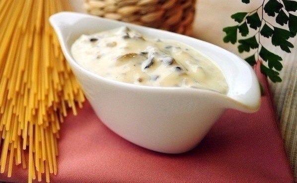 Самые вкусные соусы.1. СацебелиИнгредиенты:Томатная паста (густая) — 200 гВода — 200 гКинза — 2 ... - 4
