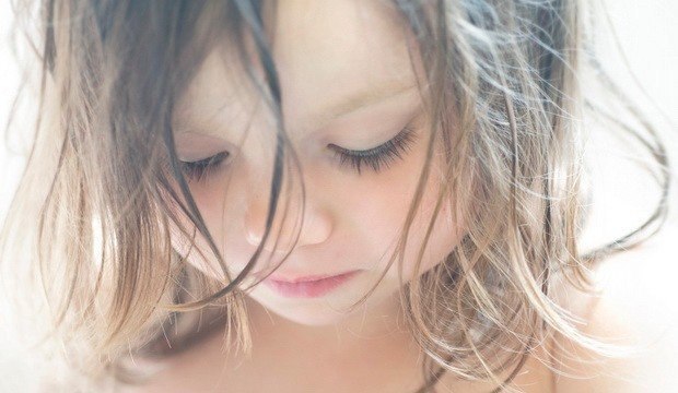 КАК МЫ ОБИЖАЕМ СВОИХ ДЕТЕЙ.Один психолог сказал: «При каждой возможности – берите своего ребёнка за ...