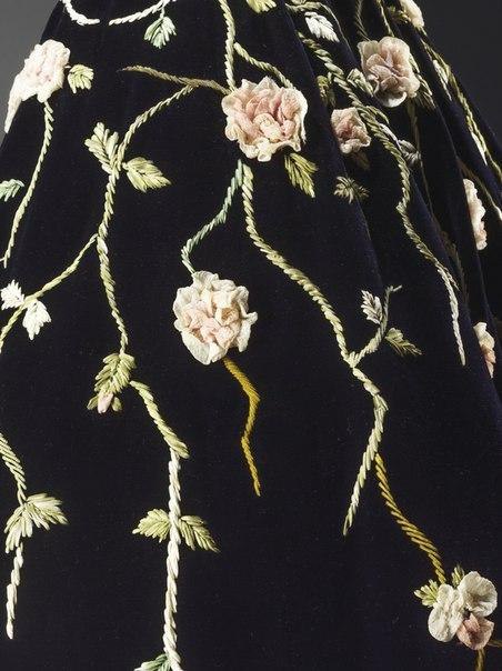    Balmain 1953 . - 3