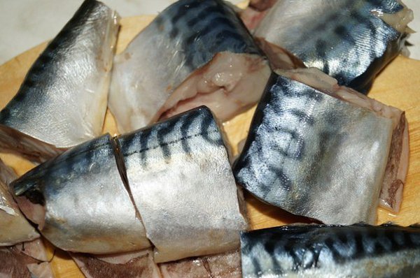 Рецепт скумбрии, тушеной с морковью и луком. Скумбрия - очень пикантная рыбка, из которой можно ... - 2