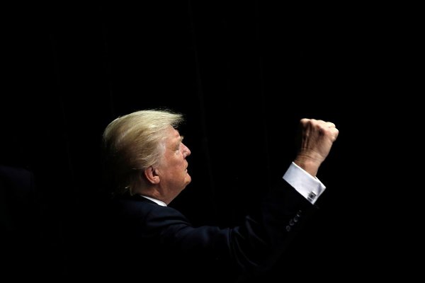 Трамп назвал «отличным» решение Путина не высылать дипломатов США.Избранный президент США Дональд ...