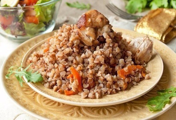 Топ-9 вкуснейших блюд с гречкой.1. Гречка-по купечески Ингредиенты: 300-400 гр. мяса 1 стакан гречки ...