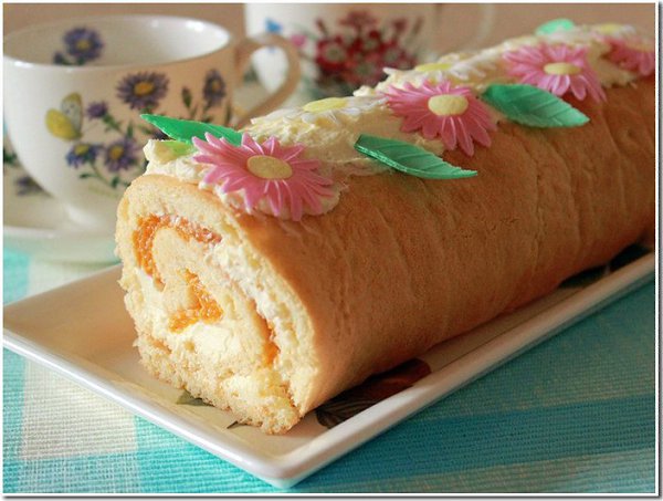 Топ-10 рецептов вкуснейших домашних бисквитных рулетов.Медовый рулет «Пчёлка» ... - 4