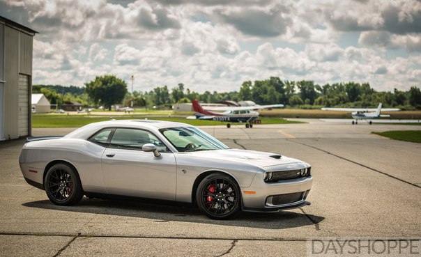 2016 Dodge Challenger SRT Hellcat - 3