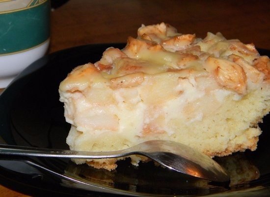 Сметанный пирог с яблочной начинкой.Такое лакомство, как сметанный пирог с яблочной начинкой ...