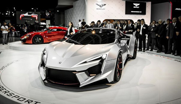 W Motors Fenyr Supersport