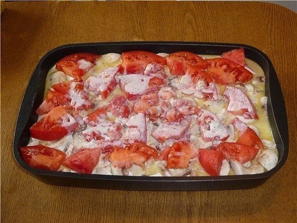 Свинина, запеченная с овощами под соусом бешамель. Ингредиенты: Нежирная свинина (вырезка) – 600 г. ... - 8