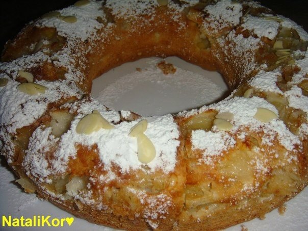 Шарлотка.Яблоки(я брала антоновские) 3 шт.Яйцо 5 шт.Мука 1 стаканСахар 1 ст.Ванильный сахар 10 ...