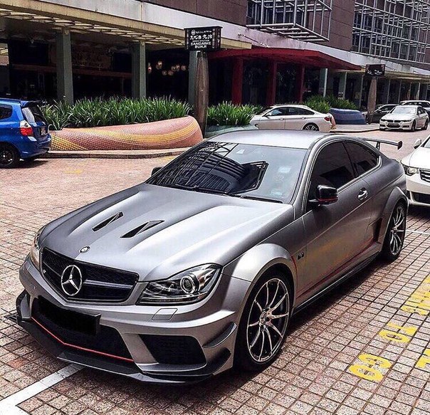 Mercedes-Benz C63 AMG