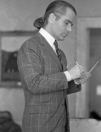 Великие люди мира моды.Карл Лагерфельд. Часть 3 1990-е. Новые сферы деятельностиВ начале 1990-х гг. ... - 5