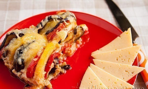 Мусака по болгарски. баклажаны – 3 шт (средние) картошка – 3 шт перец болгарский – 2 шт помидоры – 4 ...