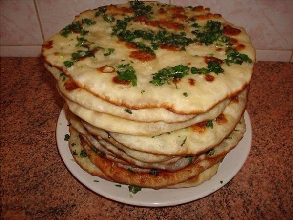 Быстрое дрожжевое тесто. Лепешки с чесноком.