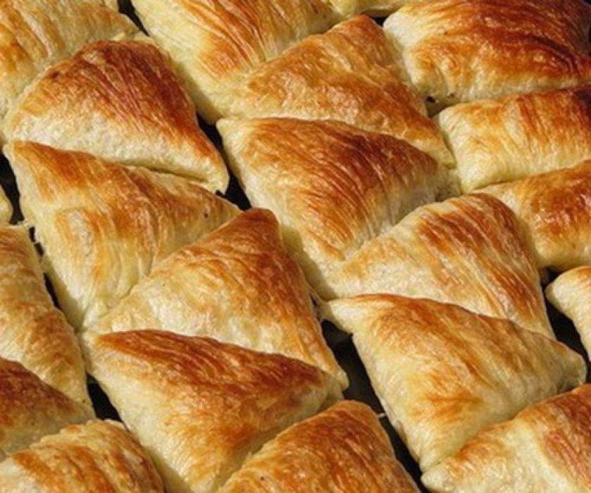 САМСА НА КЕФИРНОМ ТЕСТЕ С КУРИНЫМ МЯСОМ И КАРТОШКОЙ.Для теста:2 яйца;1 стакан кефира (250 мл);1 ...