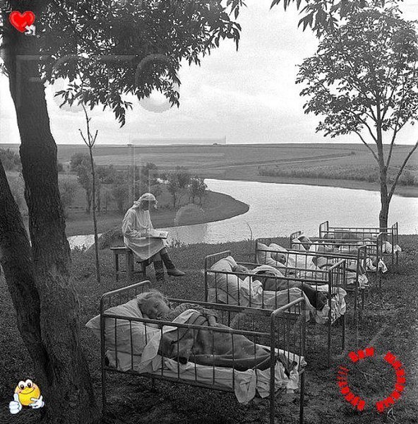 Тихий час в детском саду на свежем воздухе, 1950-е!! Здорово, не правда ли?