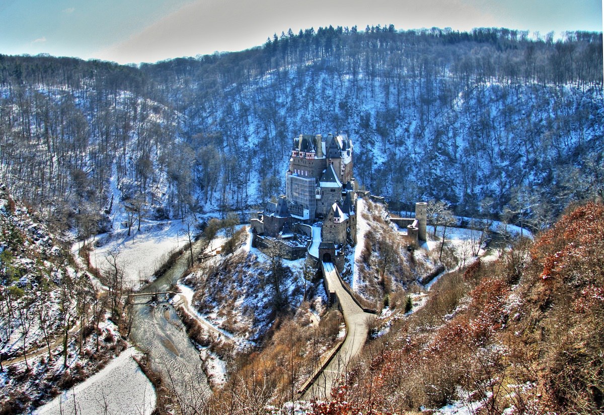 Где побывать зимой. Замок Эльц. Замок Эльц зимой. Eltz Castle Winter.