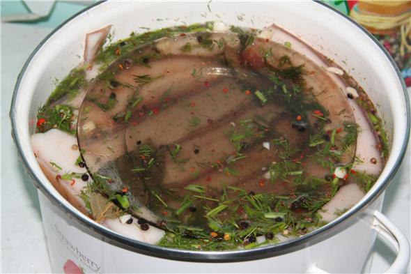 Рецепт вкусного сала.Составляющие продукты:2 кг сала2 литра воды6 ст. л. соли10 горошин перца ... - 3