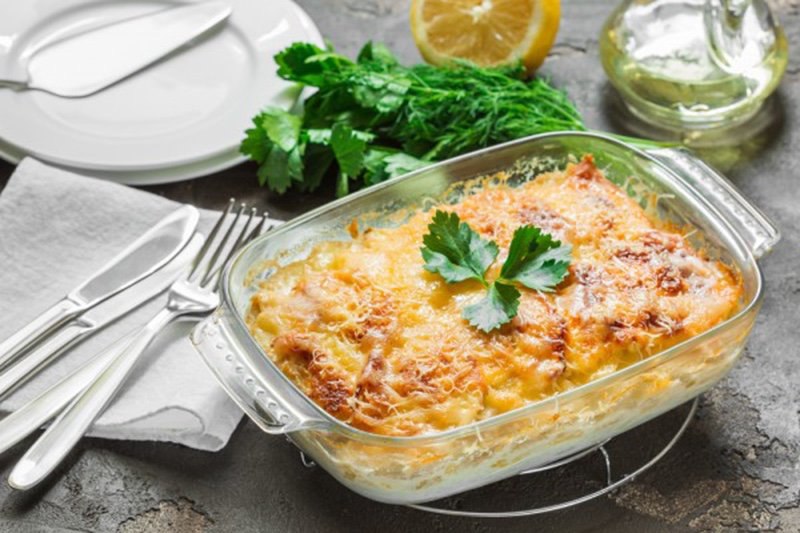 Картофельная запеканка с рыбой и сыром.Для этой вкусной и сытной картофельной запеканки подойдет ...
