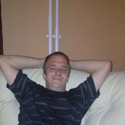 Andrej, 40, 