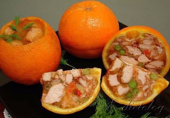 Курица в апельсинах. Рецепт: Курица (грудка) 1 шт. Апельсин 4 шт. Специи для курицы. Паприка 2 ст.л. ...