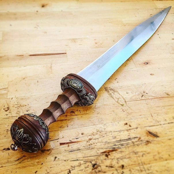Custom Gladius
