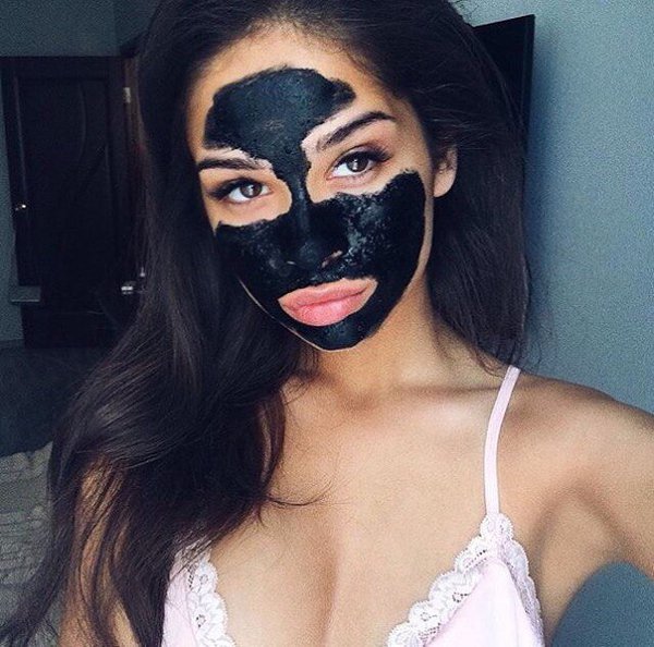 ДЕВОЧКИ,ЭТО ПРОСТО БОМБА! .Маска от черных точек и прыщей - Black Mask! Подробнее здесь ...