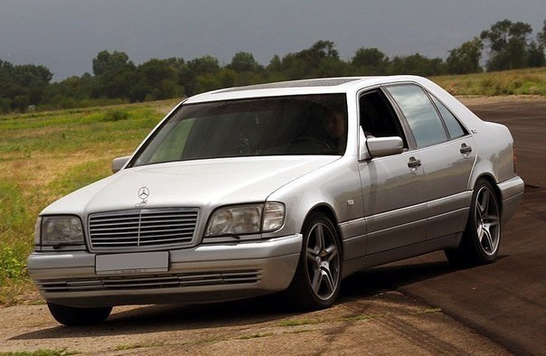 Mercedes-Benz W140