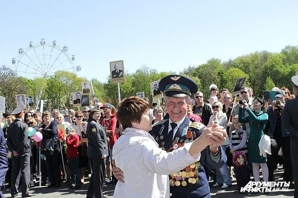С Днём Победы! Этот праздник с каждым годом отдаляется от нас. Но мы никогда не должны забывать о ...
