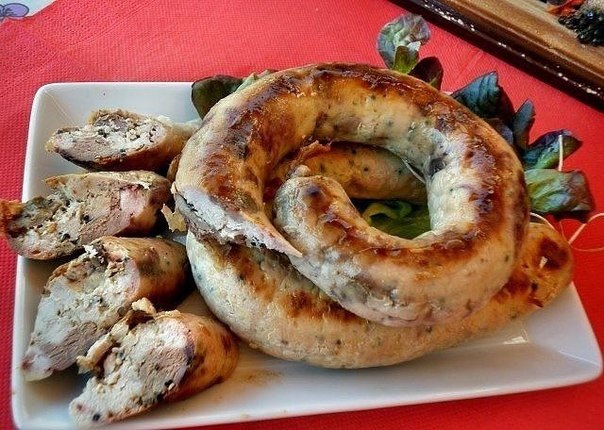 Домашняя колбаса с курицей и печенью.Приготовить домашнюю колбасу своими руками - проще простого! В ...