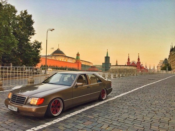 Mercedes-Benz W140