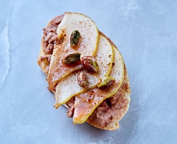 5 простых и божественно вкусных бутербродов с творожным сыром.Кростини с редисомВам ... - 4