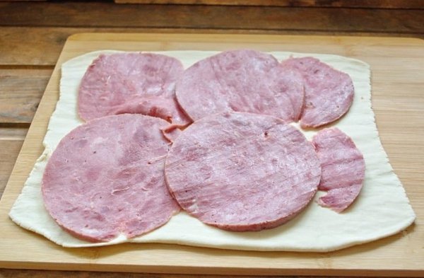 Запеченные рулетики с ветчиной и сыром.Простая и сытная вкуснятина! Сохрани рецепт и ... - 2