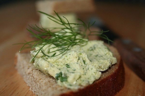 12 лучших паст для бутербродов: быстро, вкусно и полезно! 1. Из яиц и лука Натрите на крупной терке ... - 6