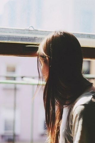 Мне не нужен до одурения выглаженный мужчина, мне нужен тот, кому можно позвонить в час ночи, тот, с ...