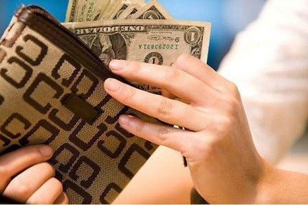 15 способов потратить деньги с максимальной пользой.Деньги могут сделать вас сильнее, а могут ...