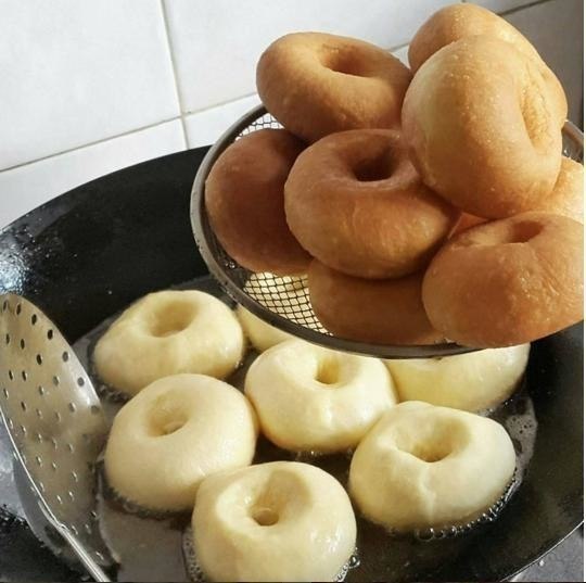Самые вкусные пончики .Это самые вкусные пончики... которые я ела!Уже 2 раза их делала - обалденные! ...