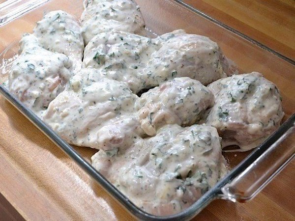 Курица в маринаде по-гречески.Ингредиенты:Йогурт без ароматизаторов — 1 стак.Курица (ножки, ... - 5