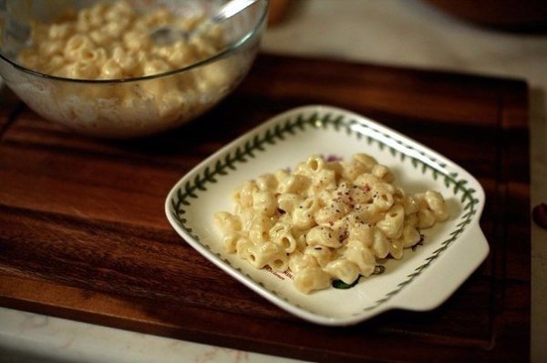 Макароны с сыром. Mac&cheese — классическое блюдо американской кухни, по сути — макароны с сыром. Но ...