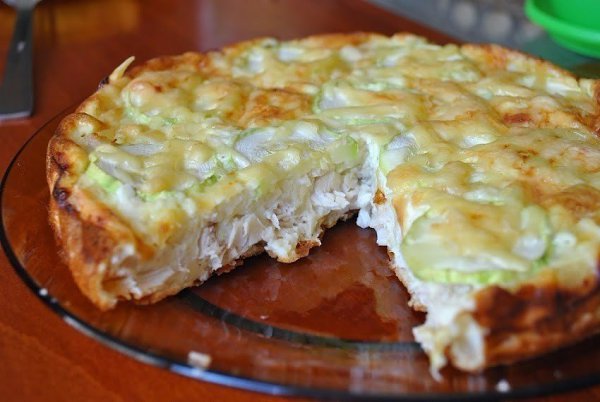 Лёгкий куриный пирог.Ингредиенты: Вареное куриное филе - 300 гр Мука - 50 гр Яйцо (некрупное) - 2 шт ...