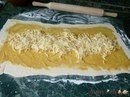 Голландский рулет.Ингредиенты:-упаковка слоёного теста-ветчина-помидор-маринованные ... - 3