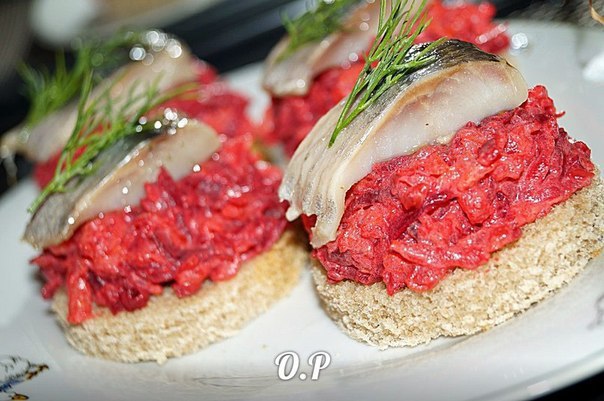 Рецепты от наших участников.Закуска со свёклой и сельдьюАвтор: Ольга РомановаДля приготовления ...