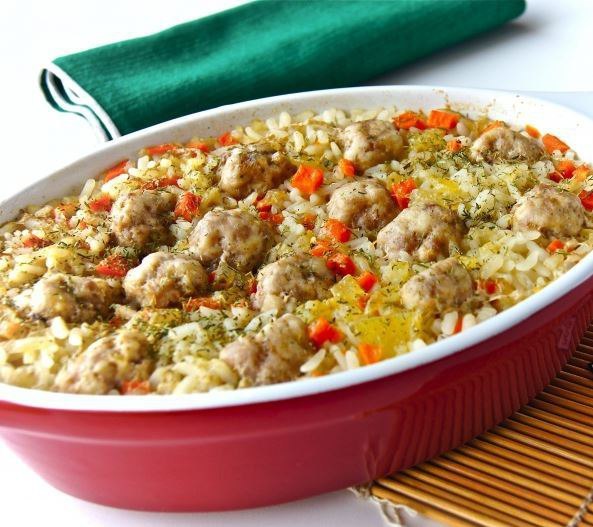 Фрикадельки с рисом. Фрикадельки с рисом – простое, вкусное и сытное блюдо. Готовить можно и в ...