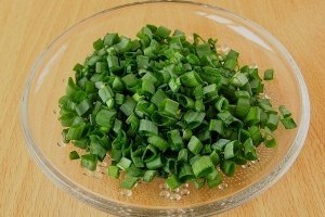 Холодник со щавелем по-белорусски.#летнее_меню@vk.cookingВода 2.5 л Лук зелёный 1 пучокОгурцы 2 ... - 6