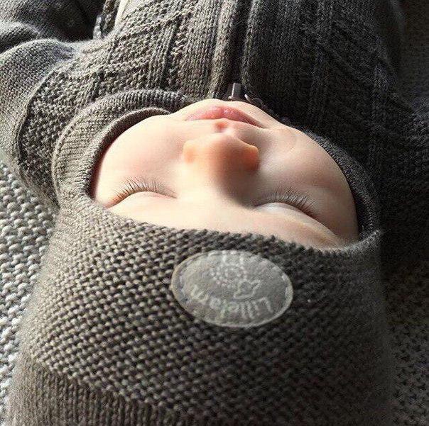 Тебя еще даже в планах нет, а я тебя уже люблю больше жизни..