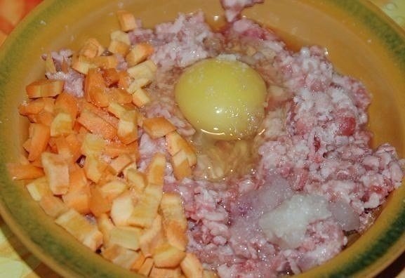 Картофельные зразы с мясным фаршем.Секрет этих зразов в терке, нужно использовать крупную, а не ... - 2