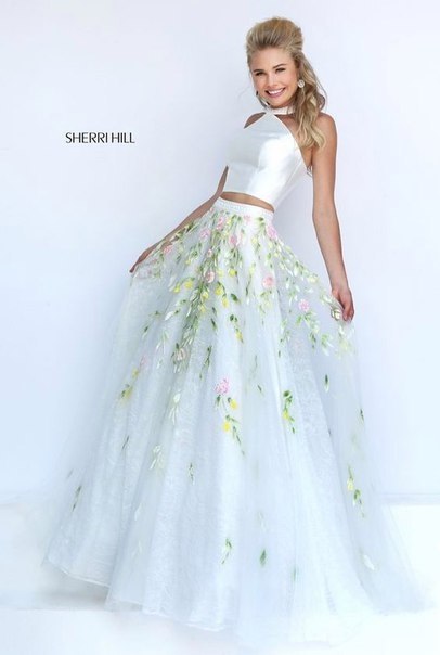   Sherri Hill.#__@thelady - 5