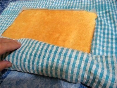 Рулет по ГОСТу.Этот рулет стал моим любимым рецептом! По ГОСТу только тесто сделала. Корж получается ... - 4