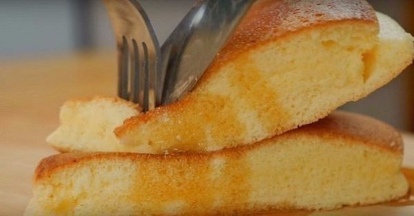 Ты больше не захочешь готовить оладьи иначе! Золотой рецепт. Вкусные пышные оладьи Ингредиенты: 5 ...