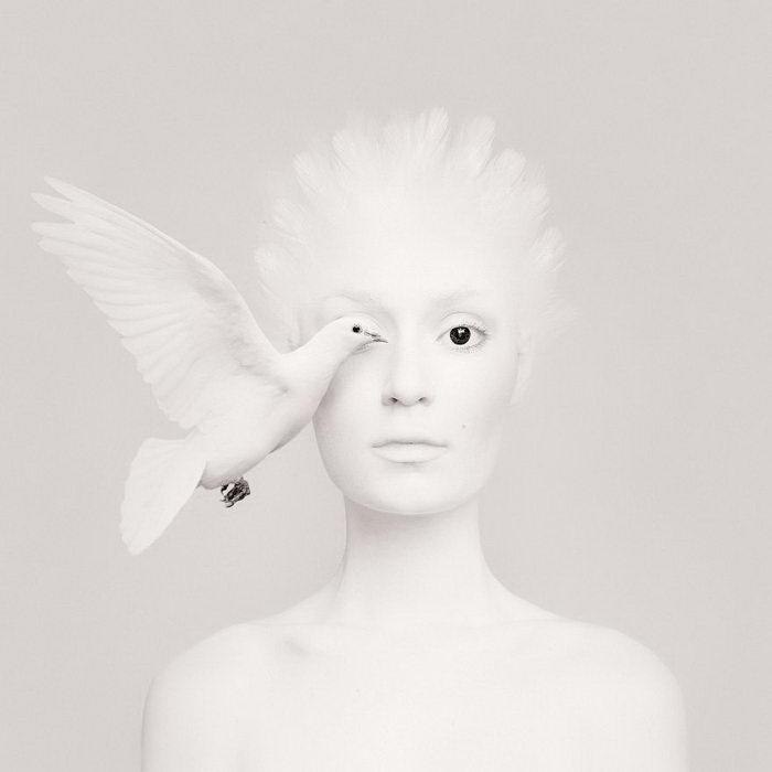     .  Flora Borsi - 9