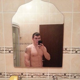 Aleksey, 40, 